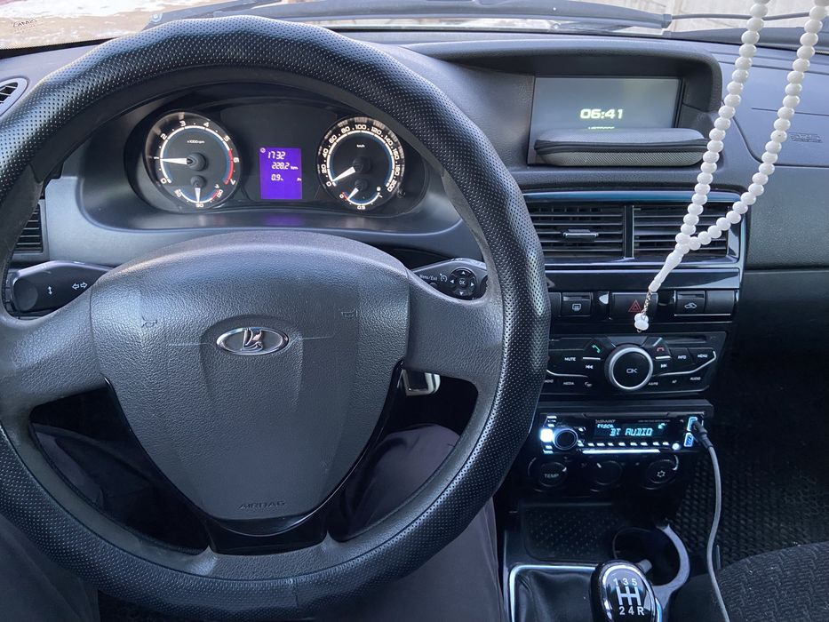 Продам приора 2172 хедчбек