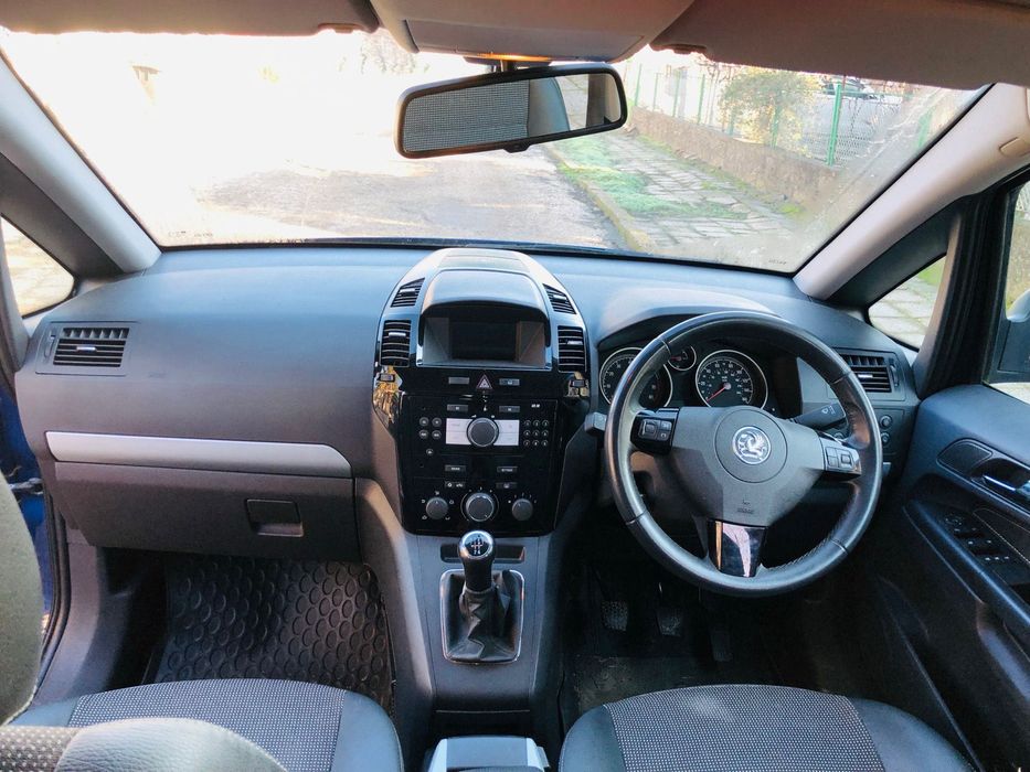 Vauxhall Zafira 1.6 бензин