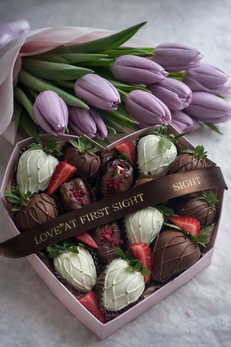 Тюльпаны на 8 марта