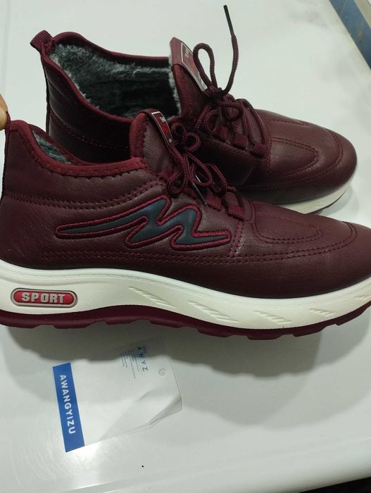 Утеплённые кроссовки 39 на широкую ногу