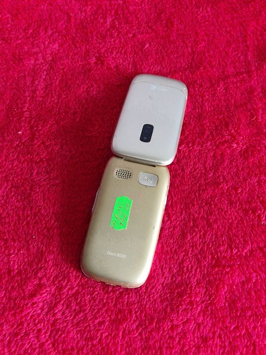 Telefon cu clapeta cu display generos
