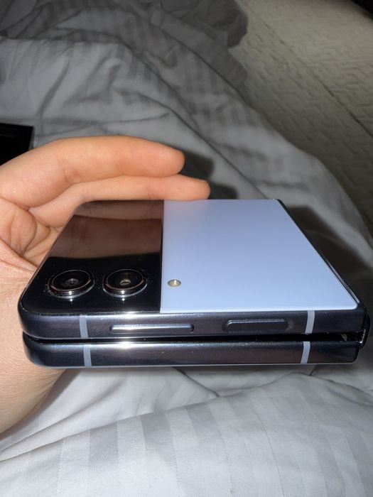 Samsung Galaxy Z Flip 4