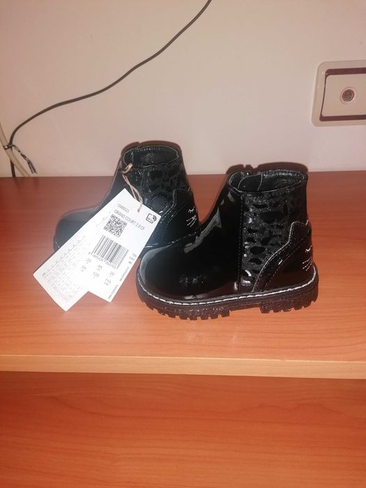 Чисто нови  обувки