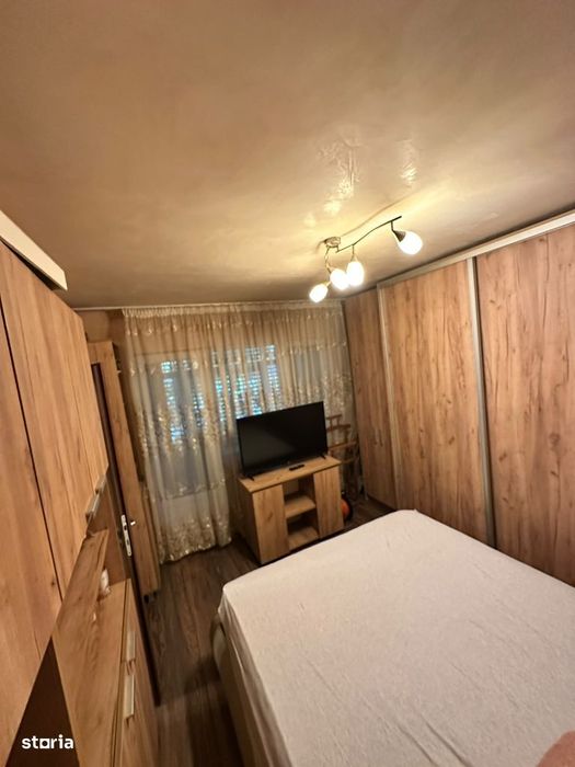 Se închiriază Apartament 2 camere nedecomandat Podul Ros bld Tutora