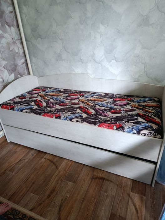 Продам кровать б/у