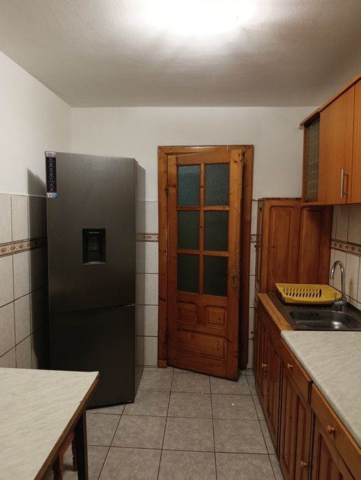 Se închiriază apartament cu 2 camere
