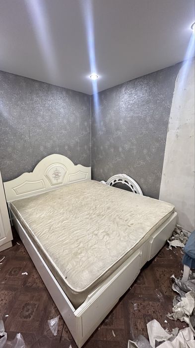 Кровать двуспальная