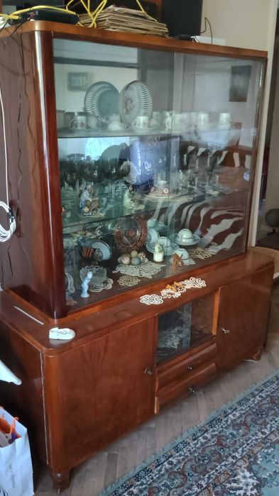 VIND  mobilier vechi (anii 1980 ) in perfecta stare,