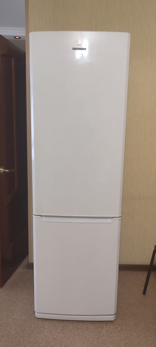 Холодильник Samsung