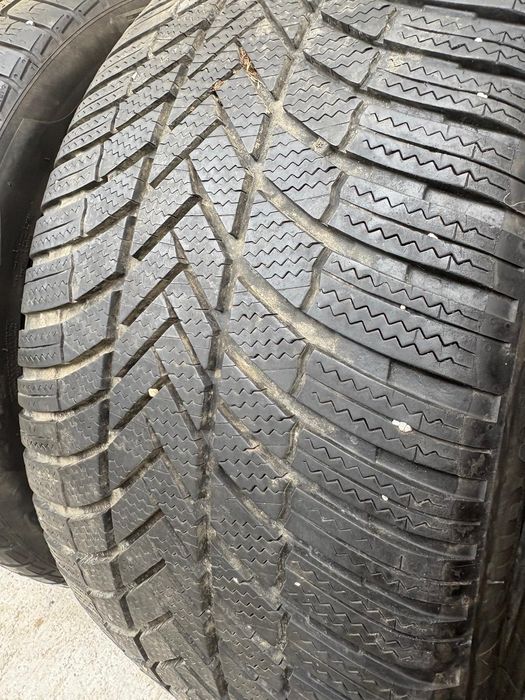 Два броя зимни гуми  Bridgestone 275/40/19 и 2 броя Пирели 275/40/19