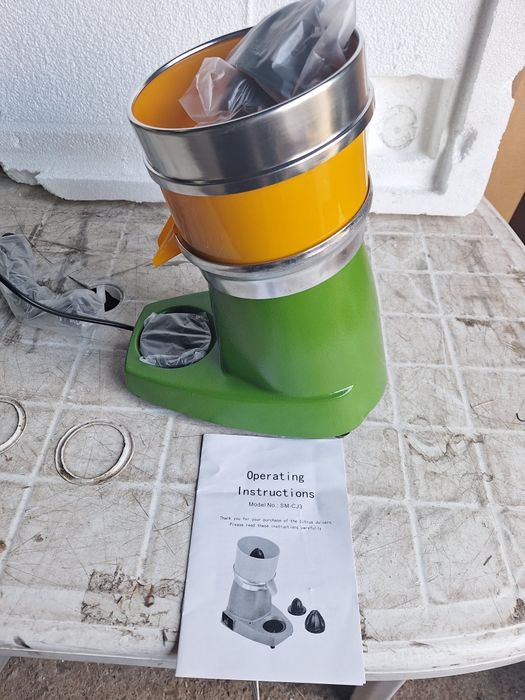 Сокоизтисквачка професионална за цитроси