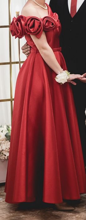 Rochie nașă roșie