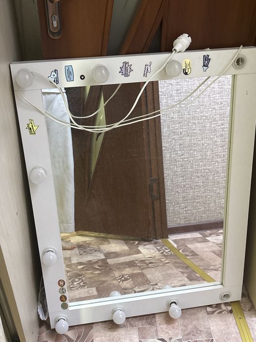 Продам срочно зеркало навесное