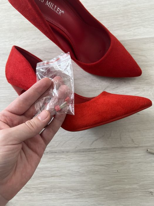 Туфли на каблуке