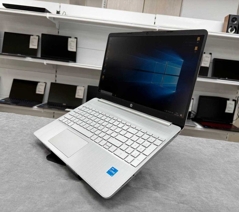 HP 15 Core i3-11*ОЗУ 16*SSD 512*Для работы Шустрый