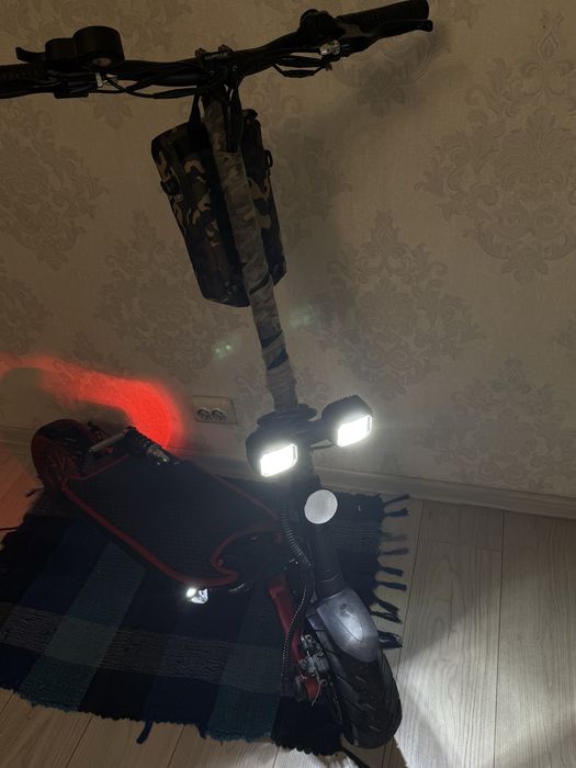 Продаю Kugoo g-booster