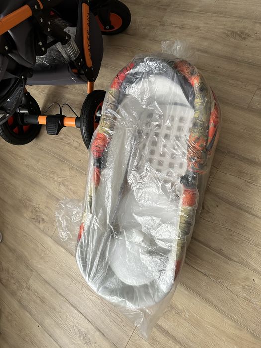 Продам детскую коляску 2 в 1