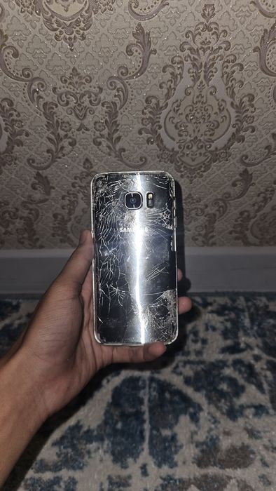 Samsung S7 с коробкой срочно
