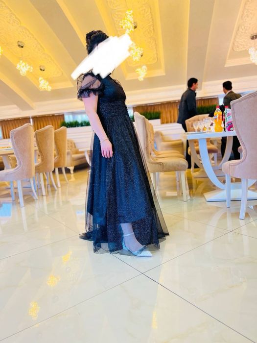 Вечерное чёрное платье