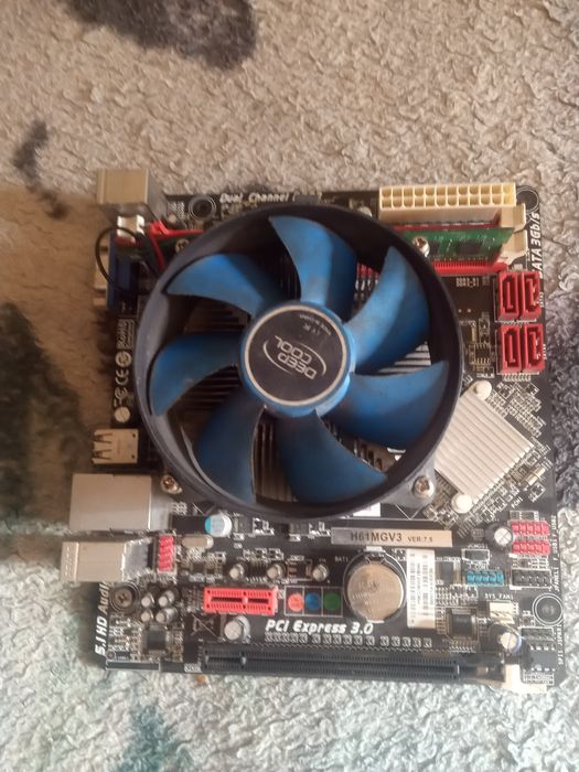 Продаю материнскую плату