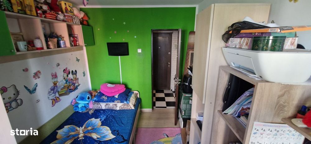 Apartament 3 camere, zona Craiovita Noua