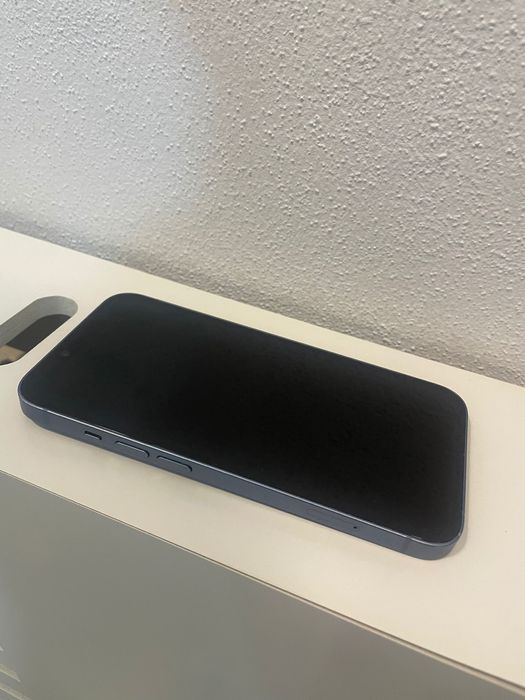 vand iphone 14 excelent