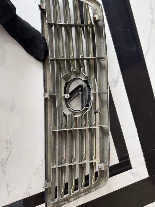 Решотка от Лексус LX470