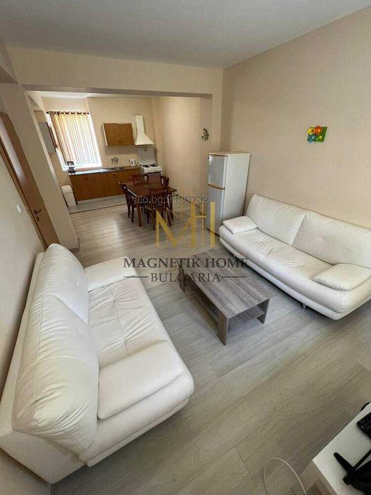 Съвременна двуетажна къща с 3 спални и огромен двор в с. Трояново