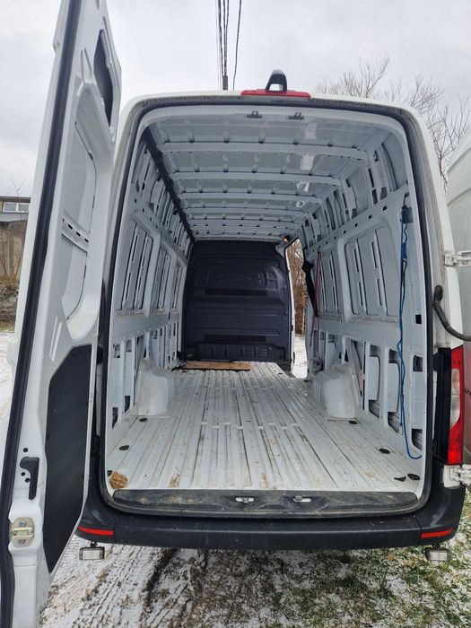 Oferim servicii de Transport marfa si mutări