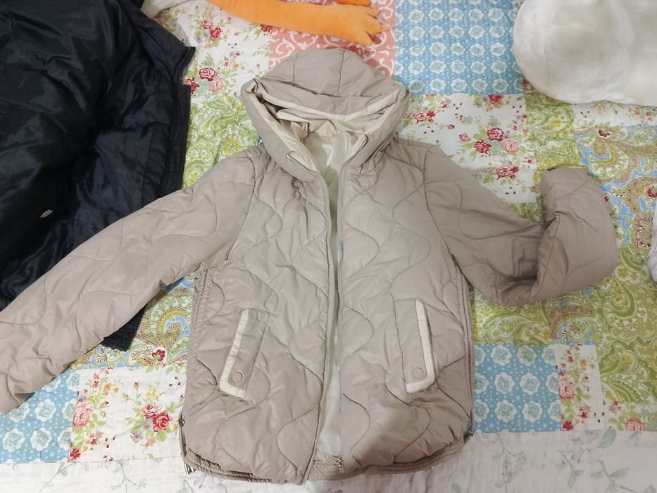 Срочно продам куртки осень