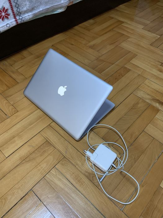 512GB SSD! 8GB RAM! MacBook Pro Mid 2009