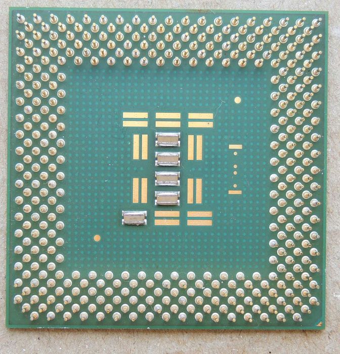 Intel Celeron Coppermine 633/128/66/1.7V SL4NY Socket 370 Testat