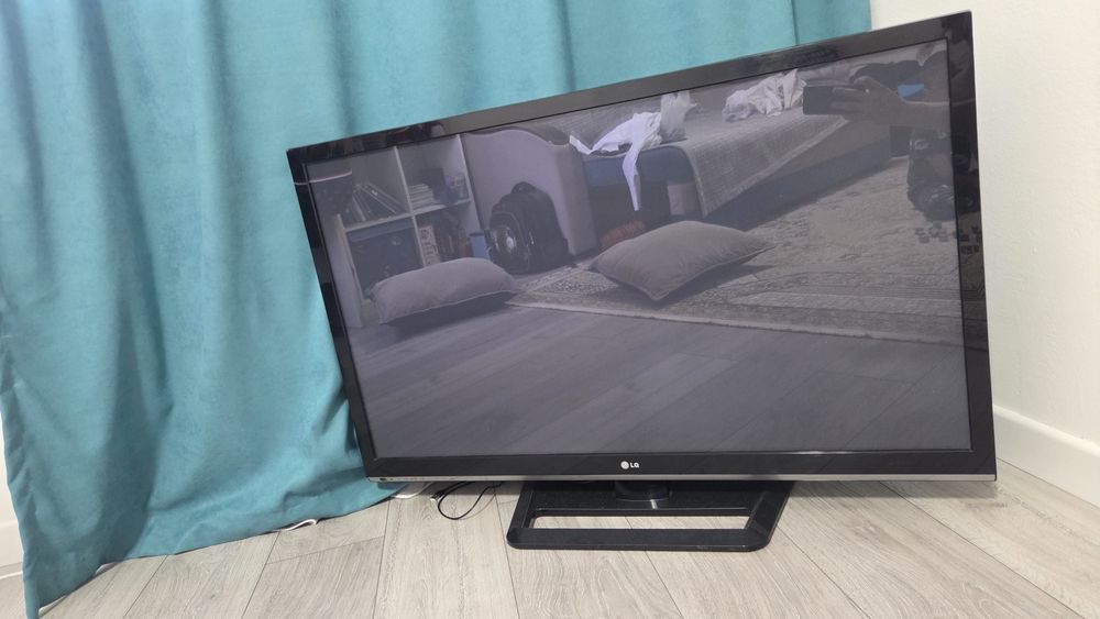 Продам телевизор LG