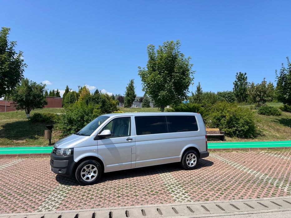 Vw T5 . 2,0 TDI . 8+1 locuri .