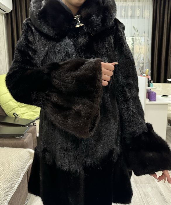 Продам норковую шубу