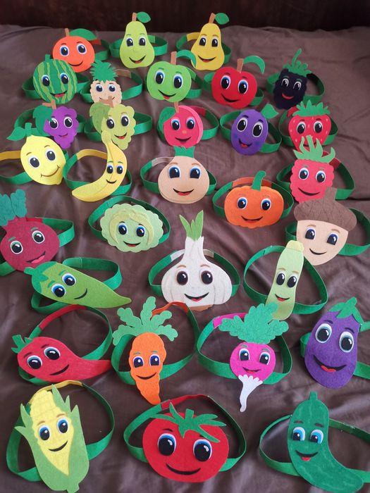 Ръчно изработени коронки от филц