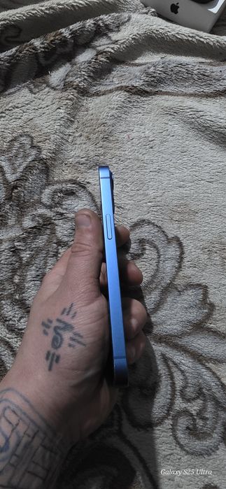 Продам айфон 13 простой