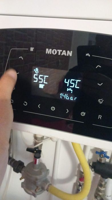 De inchiriat apartament 2  camere  cu centrala proprie