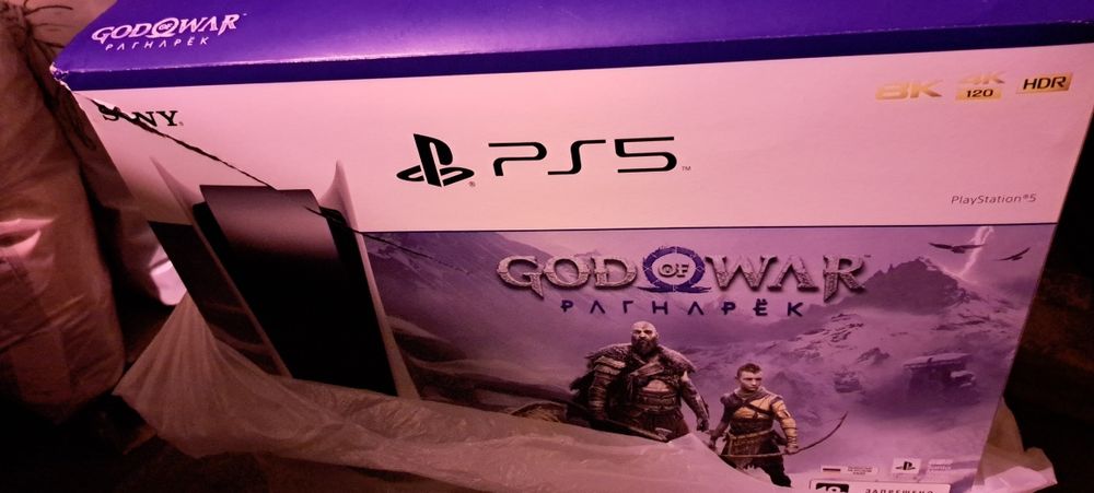 Продам Playstation 5 digital куча игр 2 джостика