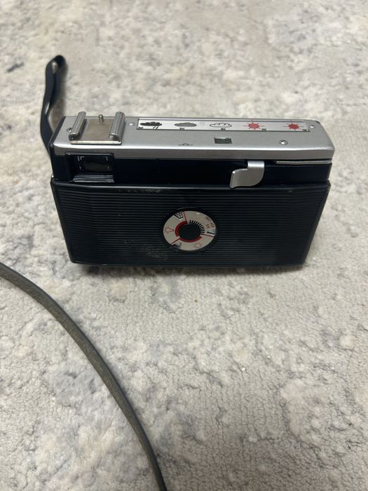 Titlu anunț sugerat:Pachet vintage URSS: Aparat foto Smena SL + Aparat proiecție diafilme (Filmoscop)