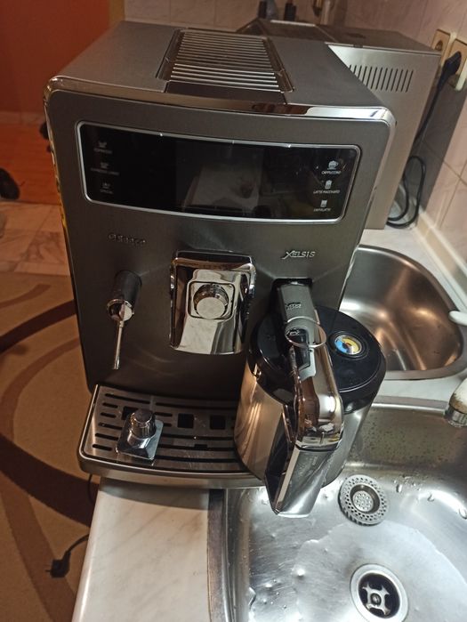 Кафе автомат Саеко Хелсис перфектен декалциран сменени клапани и уплат