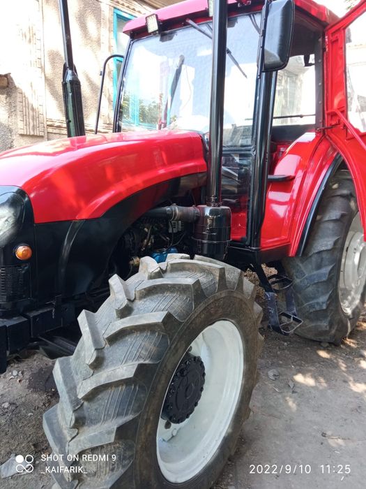 Трактор Юто 904.