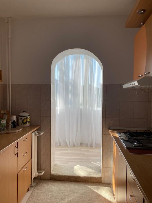 Închiriez apart. 3 camere Decebal Oradea