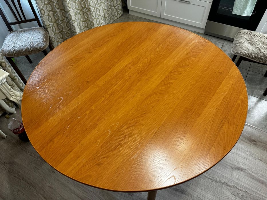 Стол кухонный срочно