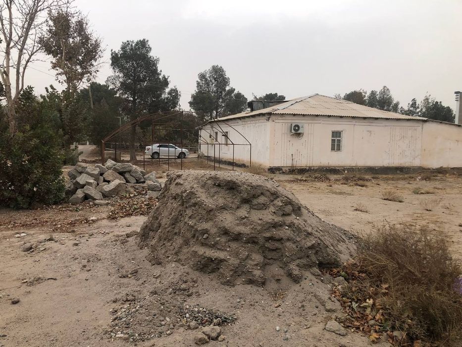 Uy va yer srochno sotiladi.