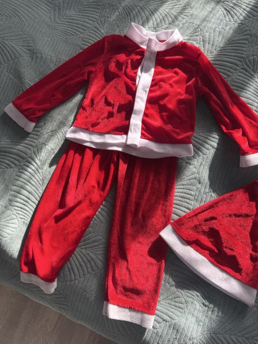 Продаю новогодний костюм санты