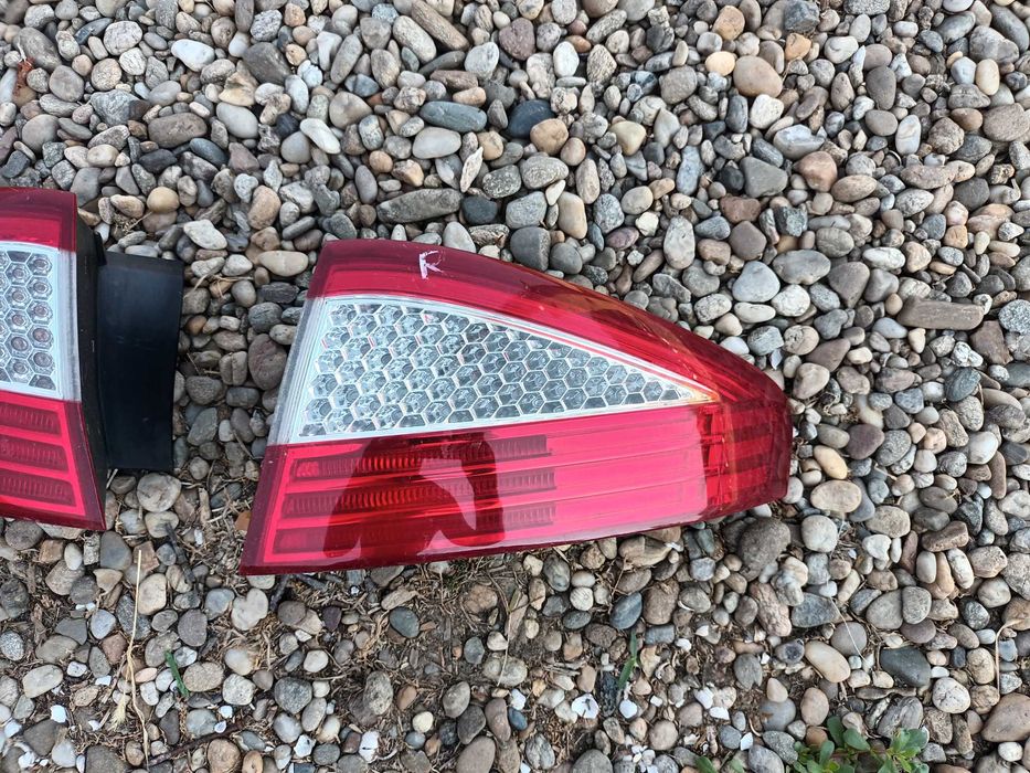 ляв и десен външен стоп за форд мондео 4 седан FORD MONDEO IV