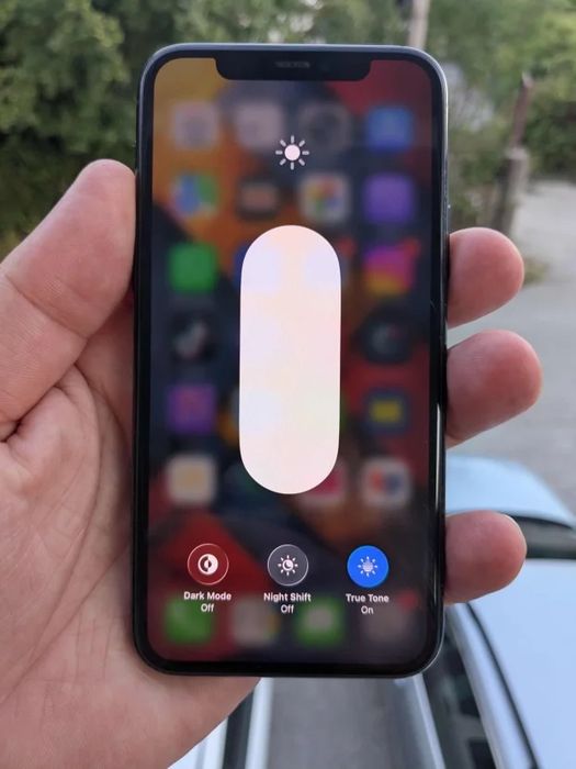 Продам Iphone 11
