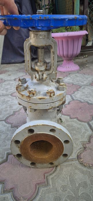 Продам задвижку новую