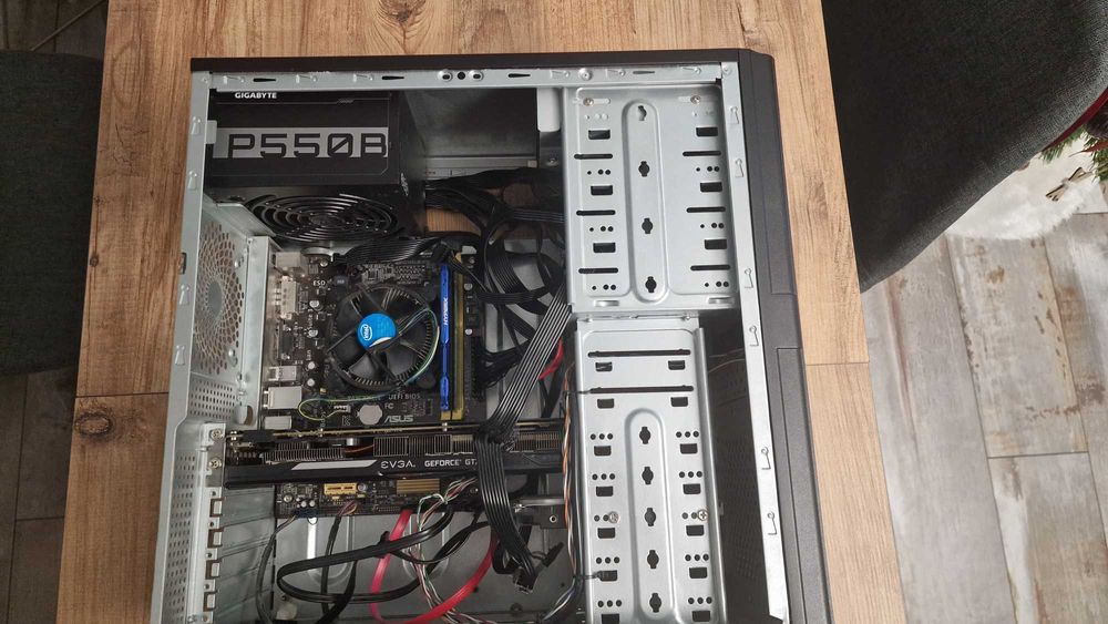 Настолен гейминг компютър с лицензиран Win 11